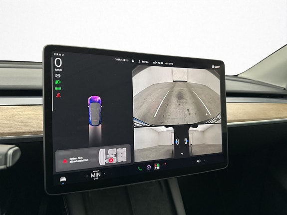 Tesla Model Y 19 of 29
