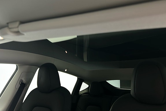 Tesla Model Y 17 of 25