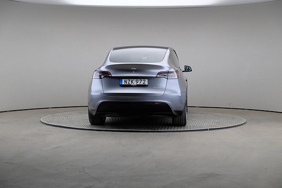 Tesla Model Y 5 of 25