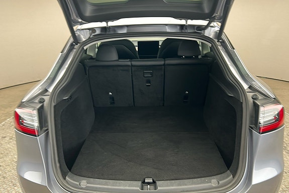 Tesla Model Y 13 of 25