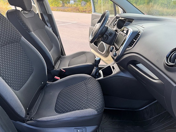 Renault Captur 12 of 19