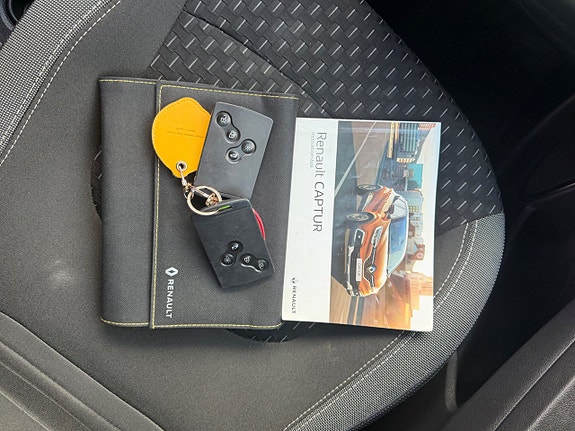 Renault Captur 14 of 19