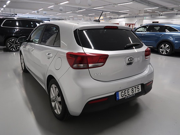 Kia Rio 8 of 29