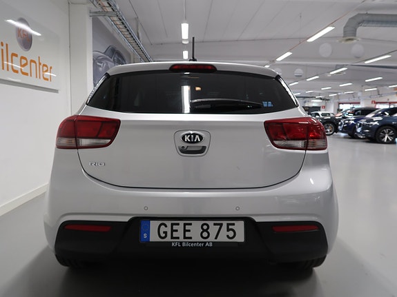 Kia Rio 7 of 29