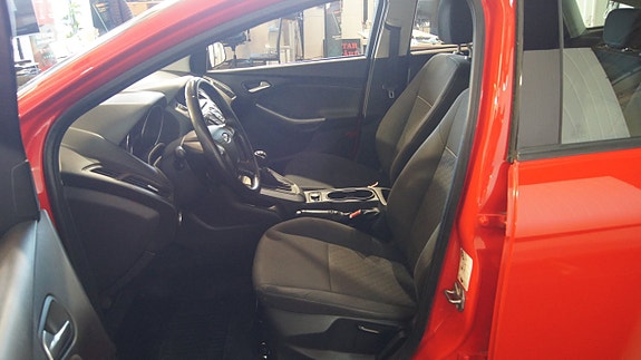 Ford Focus 5 of 10