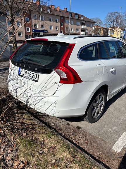 Volvo V60 4 of 5