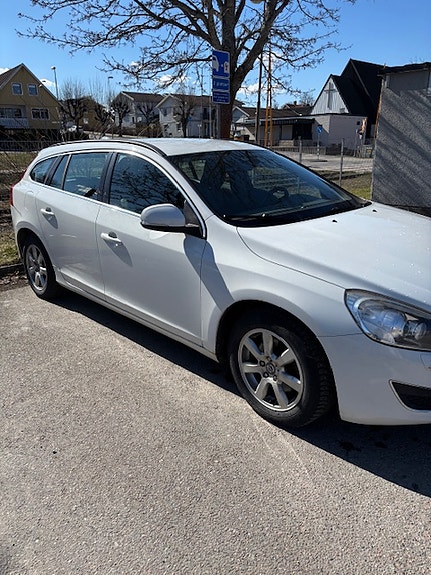 Volvo V60 3 of 5