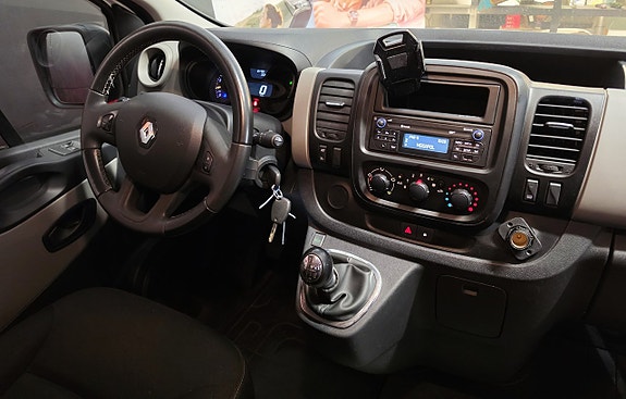 Renault Trafic 25 of 27