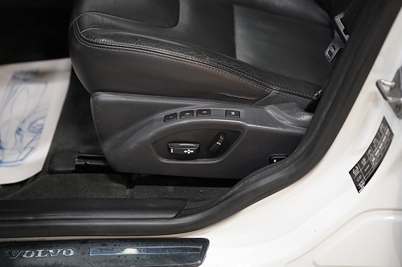 Volvo XC60 10 of 26