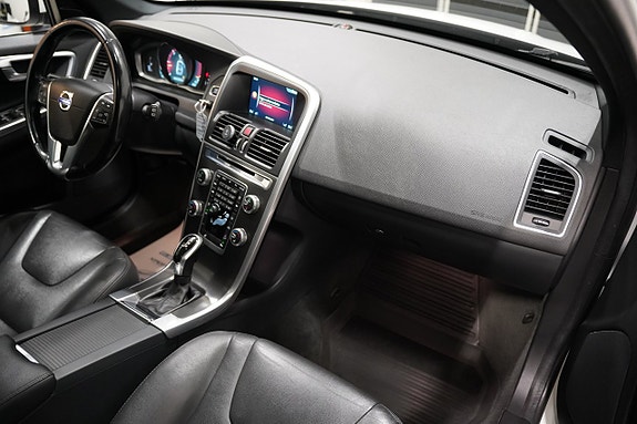 Volvo XC60 11 of 26