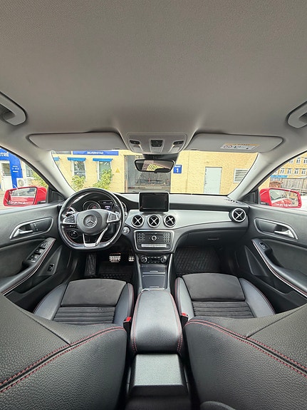 Mercedes-Benz CLA220 d 8 of 12