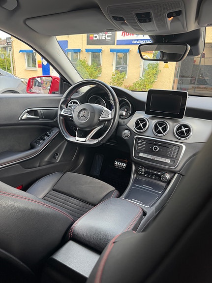 Mercedes-Benz CLA220 d 5 of 12