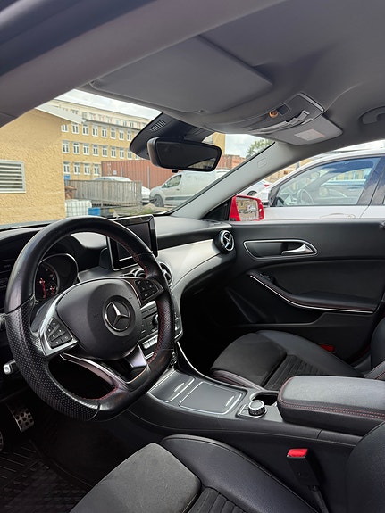 Mercedes-Benz CLA220 d 6 of 12