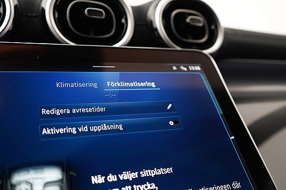 Mercedes-Benz GLC300 de 11 of 25