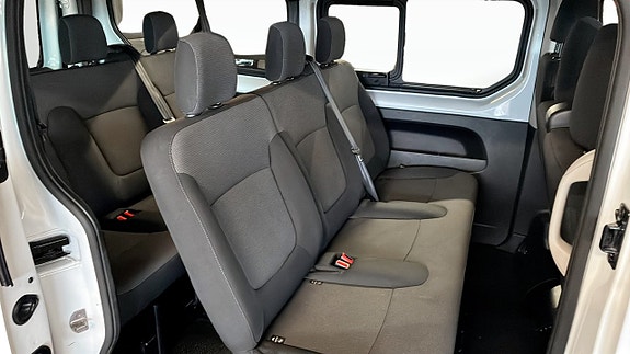 Renault Trafic 5 of 12