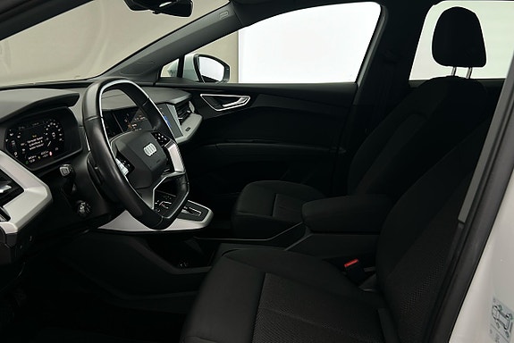 Audi Q4 e-tron 10 of 25