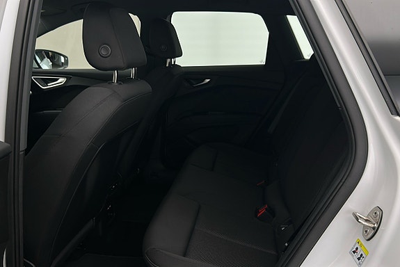 Audi Q4 e-tron 13 of 25