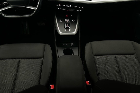 Audi Q4 e-tron 9 of 25