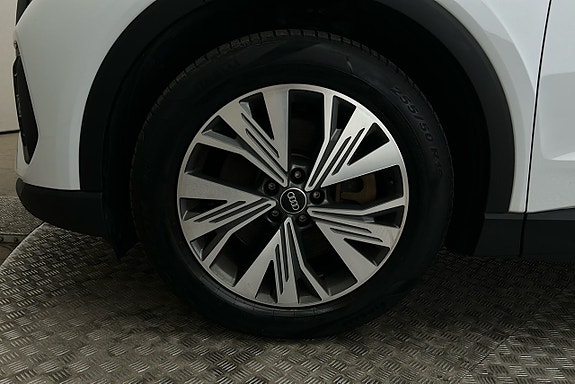 Audi Q4 e-tron 12 of 25