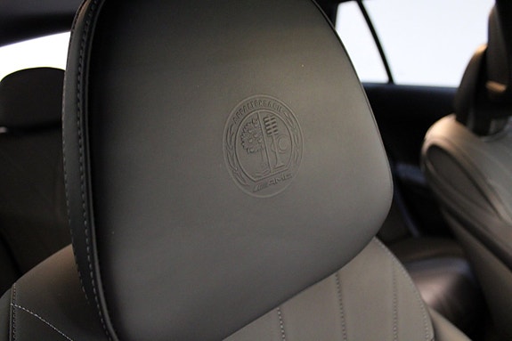 Mercedes-Benz C43 10 of 24