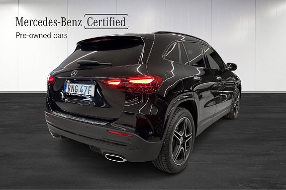 Mercedes-Benz GLA250 e 4 of 11
