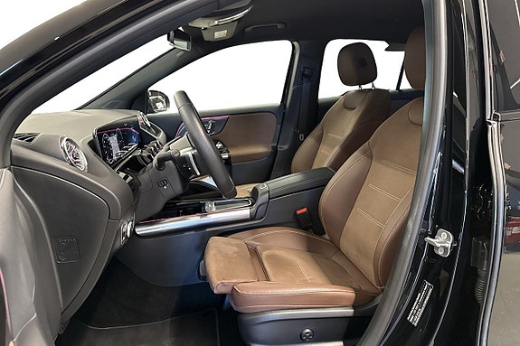 Mercedes-Benz GLA250 e 11 of 11