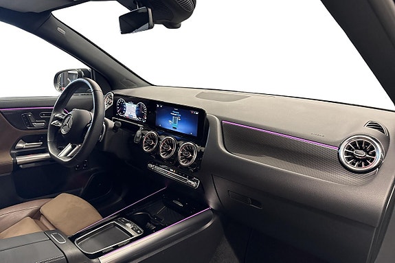 Mercedes-Benz GLA250 e 9 of 11
