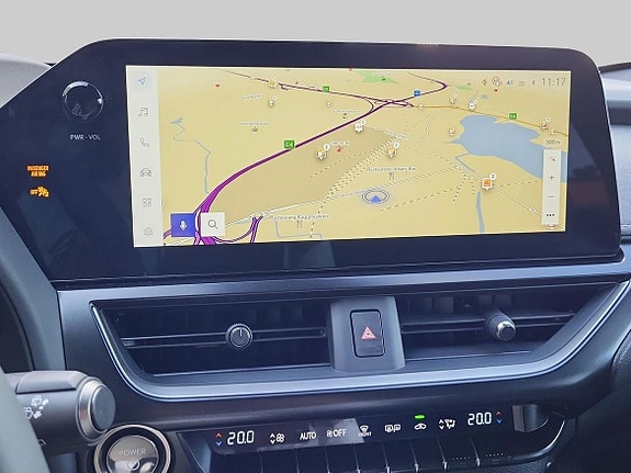 Lexus UX300h 13 of 15