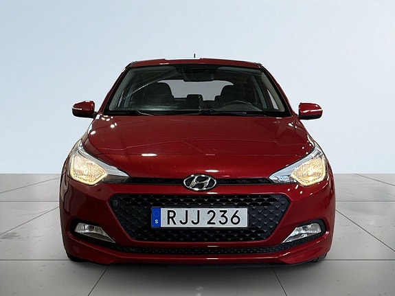 Hyundai i20 2 of 19