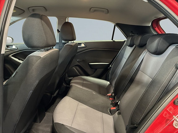 Hyundai i20 13 of 19