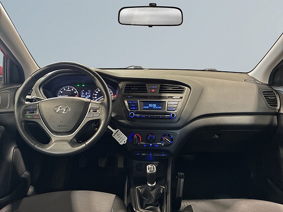 Hyundai i20 8 of 19