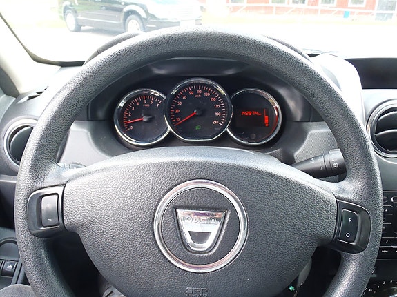 Dacia Duster 6 of 12