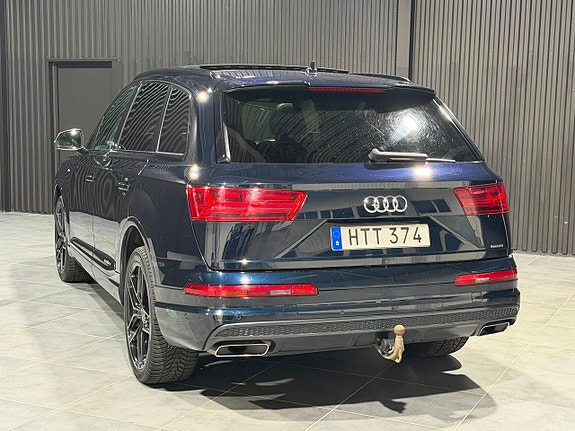 Audi Q7 11 of 24