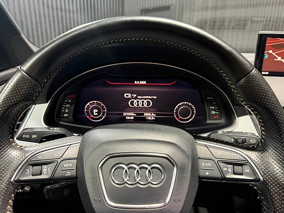 Audi Q7 20 of 24