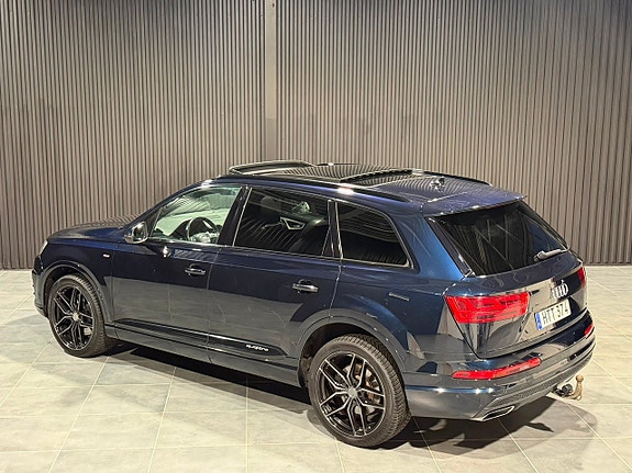 Audi Q7 6 of 24