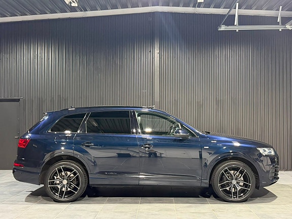 Audi Q7 7 of 24