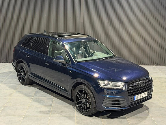 Audi Q7 2 of 24