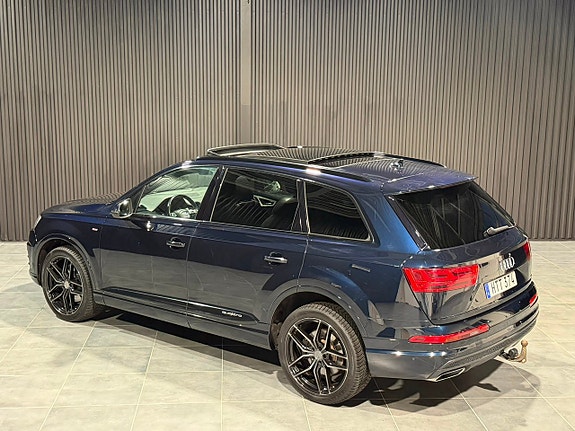 Audi Q7 10 of 24