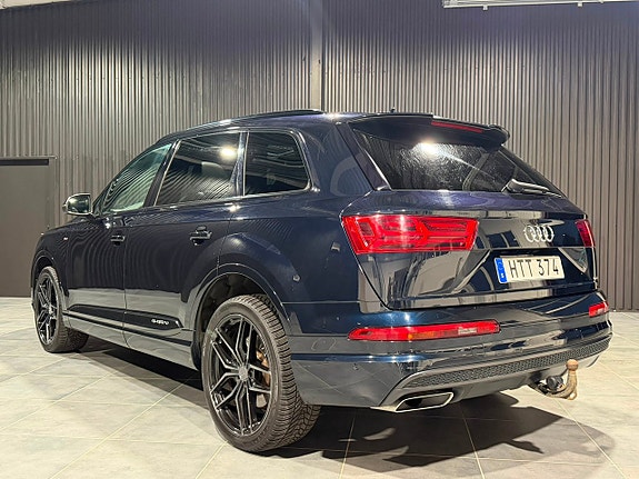 Audi Q7 13 of 24