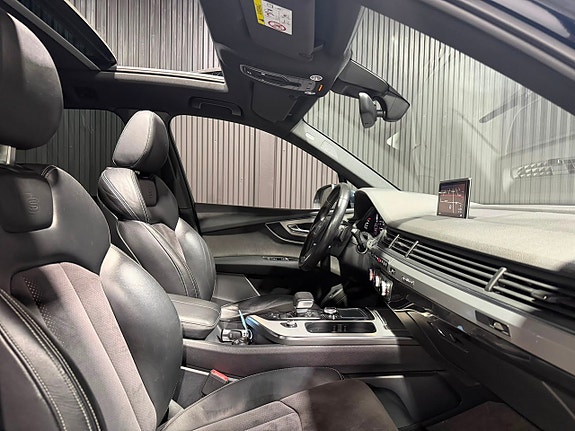 Audi Q7 15 of 24
