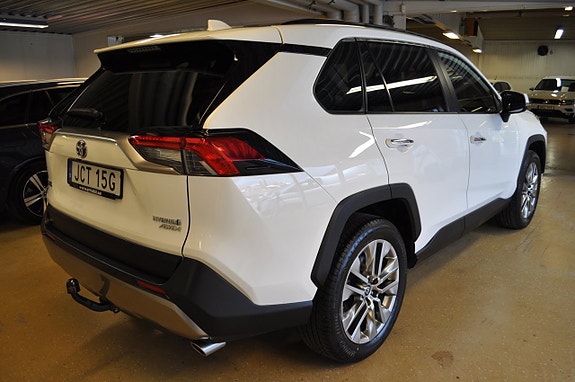 Toyota RAV4 6 of 14