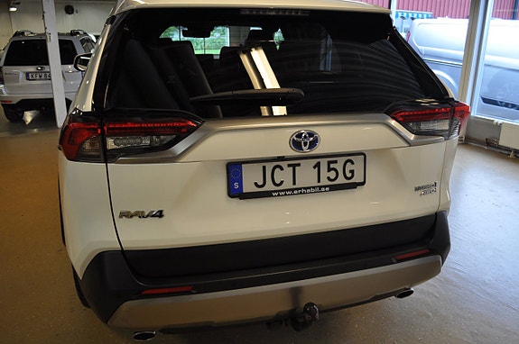 Toyota RAV4 5 of 14