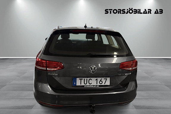 Volkswagen Passat 4 of 18