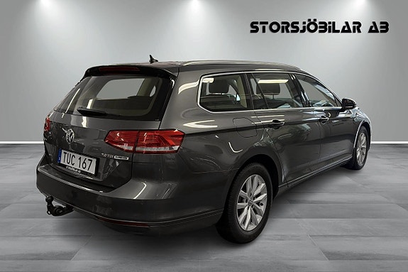 Volkswagen Passat 3 of 18