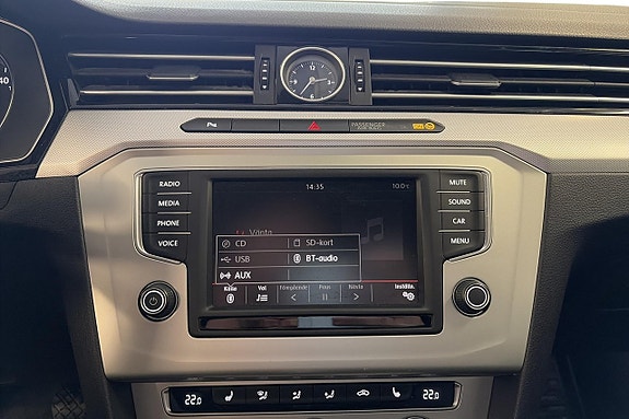 Volkswagen Passat 18 of 18