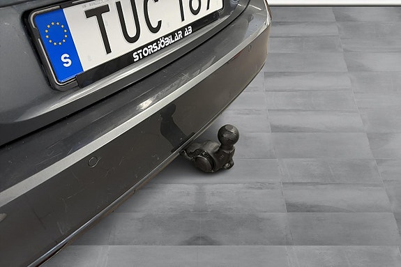 Volkswagen Passat 14 of 18