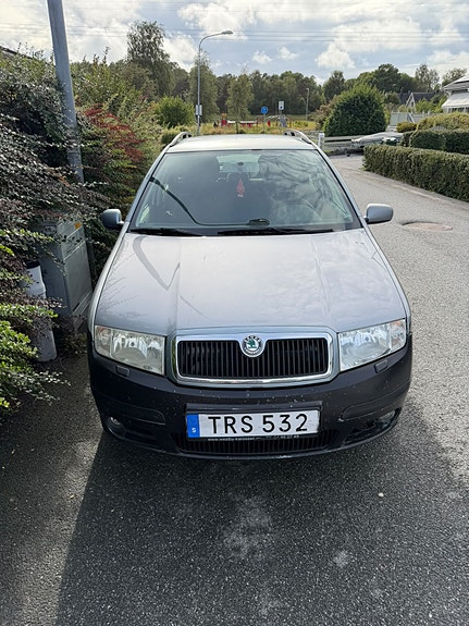 Skoda Fabia 2 of 6