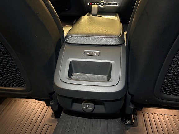 Volvo V60 Cross Country 23 of 28