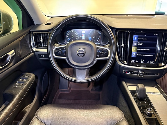 Volvo V60 Cross Country 7 of 28