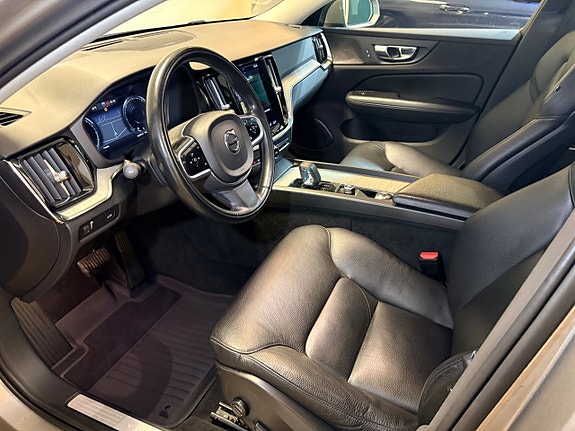 Volvo V60 Cross Country 5 of 28